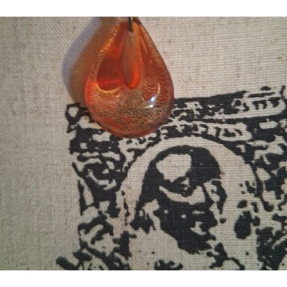 Elegant Orange Teardrop Pendant Necklace - Picture 2 of 7